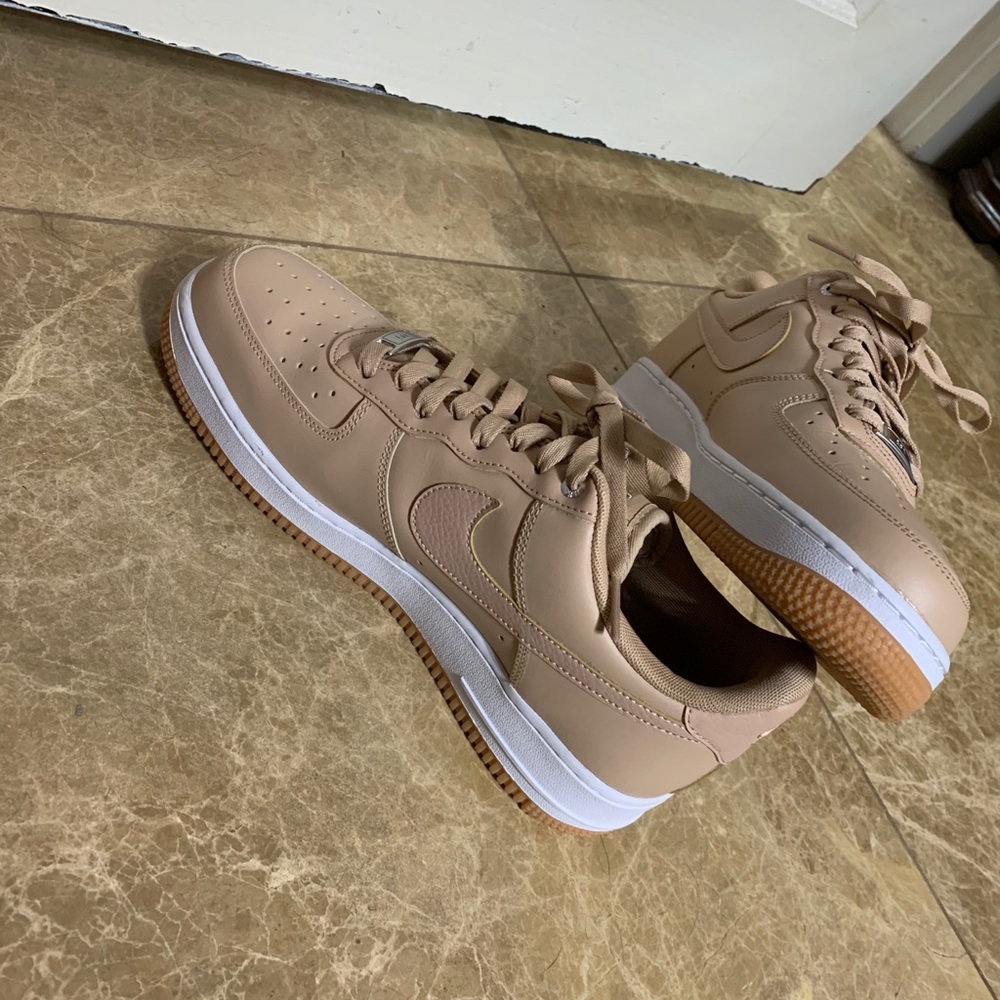 BRAND NEW NIKE AIR